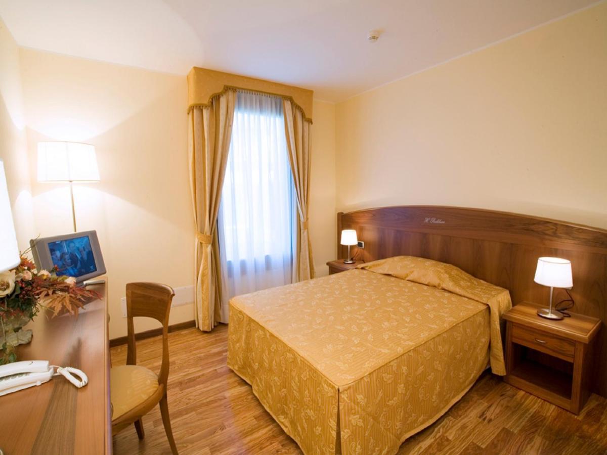 Hotel Purlilium Porcia Room photo